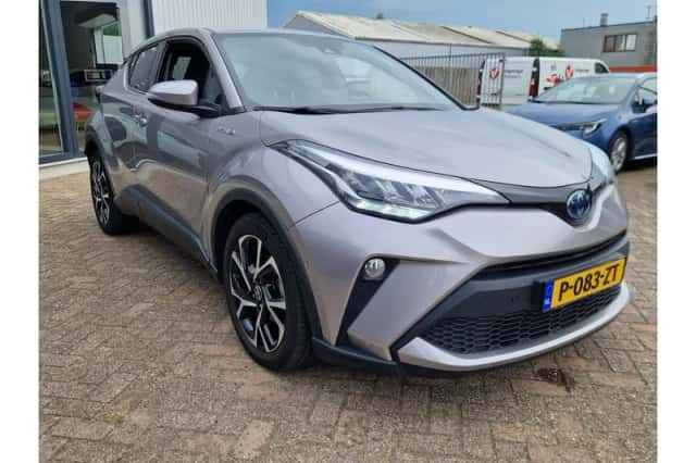 Toyota C-HR (2021) thumbnail 3