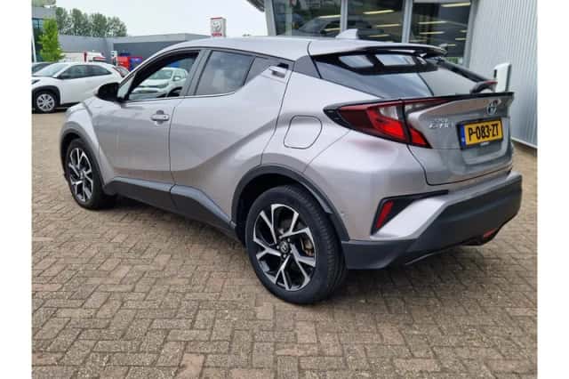 Toyota C-HR (2021) thumbnail 4