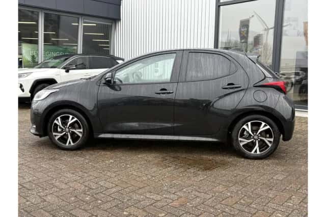 Toyota Yaris (2025) thumbnail 3