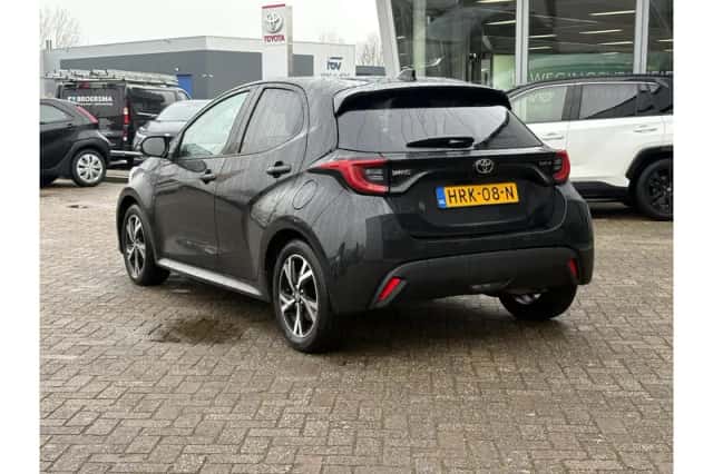 Toyota Yaris (2025) thumbnail 4