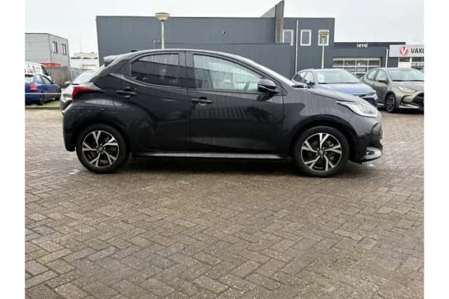 Toyota Yaris (2025) thumbnail 5