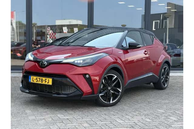 Toyota C-HR (2021) thumbnail 1