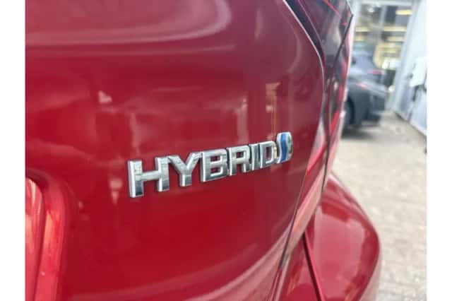 Toyota C-HR (2021) thumbnail 5
