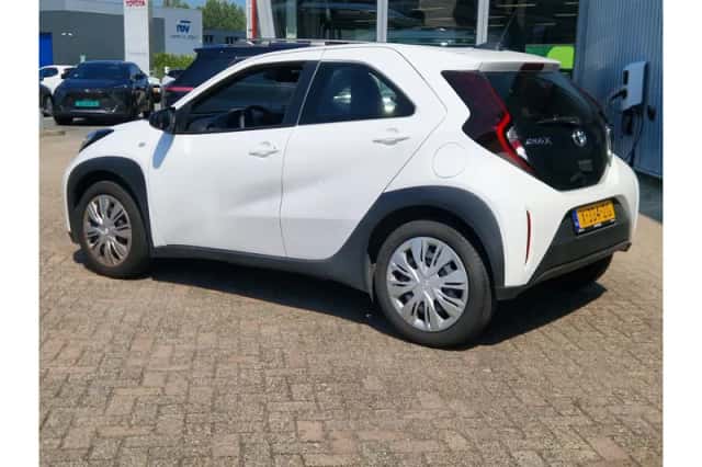 Toyota Aygo X (2024) thumbnail 2