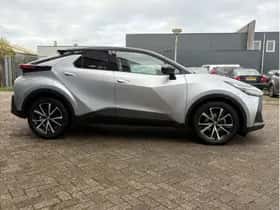 Toyota C-HR (2024) thumbnail 5