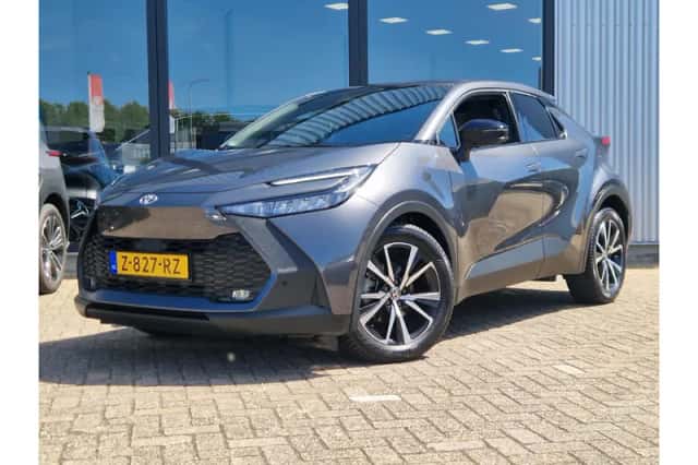 Toyota C-HR (2024) thumbnail 1
