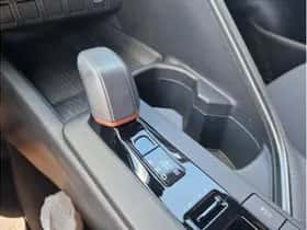 Toyota C-HR (2024) thumbnail 18