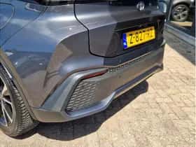 Toyota C-HR (2024) thumbnail 4