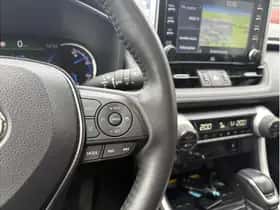 Toyota RAV4 (2021) thumbnail 20