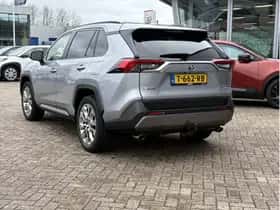 Toyota RAV4 (2021) thumbnail 4
