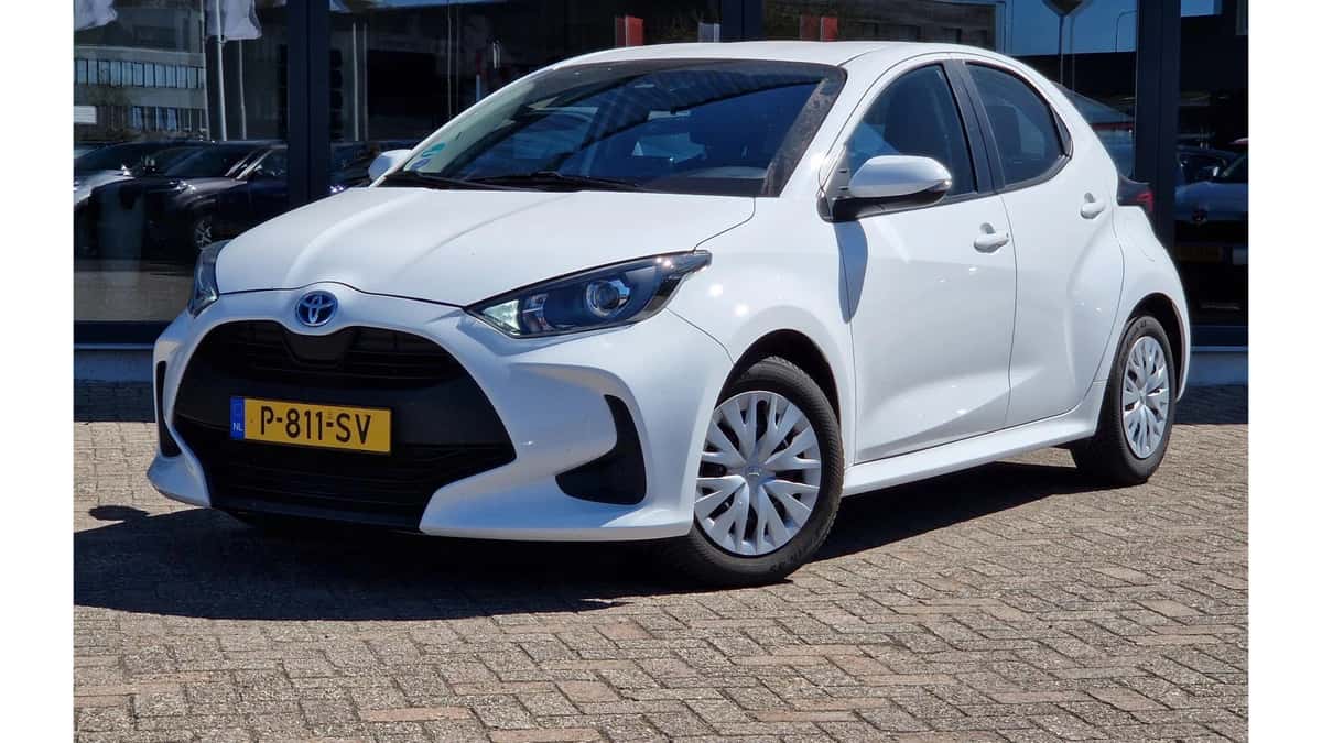Toyota Yaris (2022) — foto 1