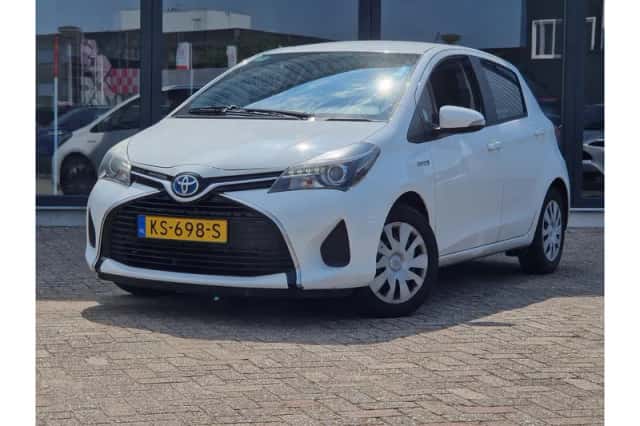 Toyota Yaris (2016) thumbnail 1