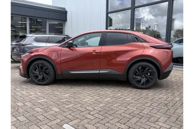 Toyota C-HR+ (2026) thumbnail 3