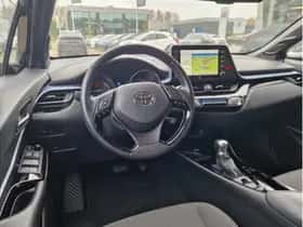 Toyota C-HR (2020) thumbnail 11