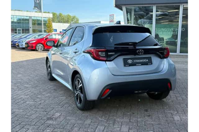 Toyota Yaris (2025) thumbnail 3