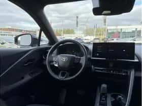 Toyota C-HR (2025) thumbnail 9