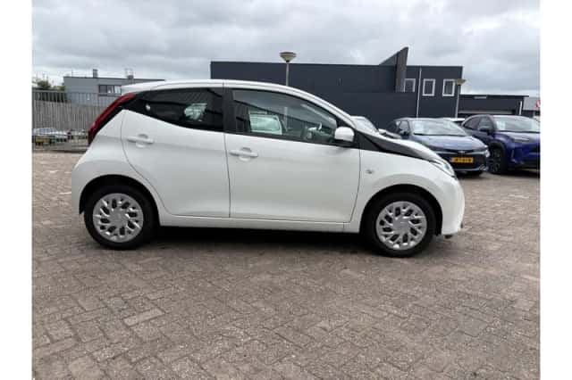 Toyota Aygo (2019) thumbnail 5