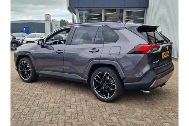 Toyota RAV4 (2019) thumbnail 3