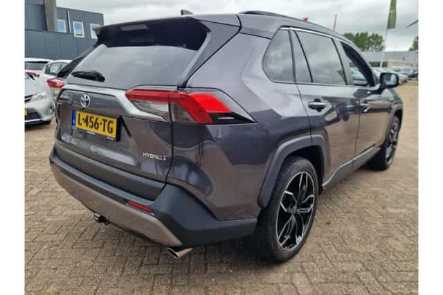 Toyota RAV4 (2019) thumbnail 4