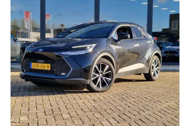 Toyota C-HR (2024) thumbnail 1