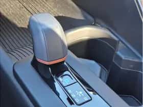 Toyota C-HR (2024) thumbnail 12