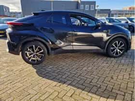Toyota C-HR (2024) thumbnail 4