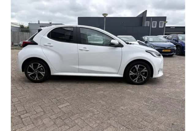 Toyota Yaris (2024) thumbnail 5