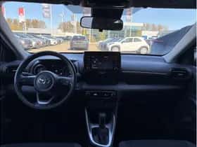 Toyota Yaris (2022) thumbnail 2