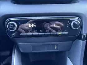 Toyota Yaris (2022) thumbnail 16