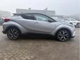 Toyota C-HR (2018) thumbnail 5
