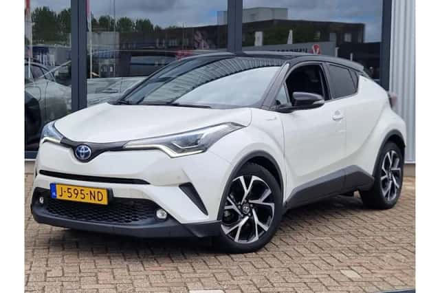 Toyota C-HR (2017) thumbnail 1