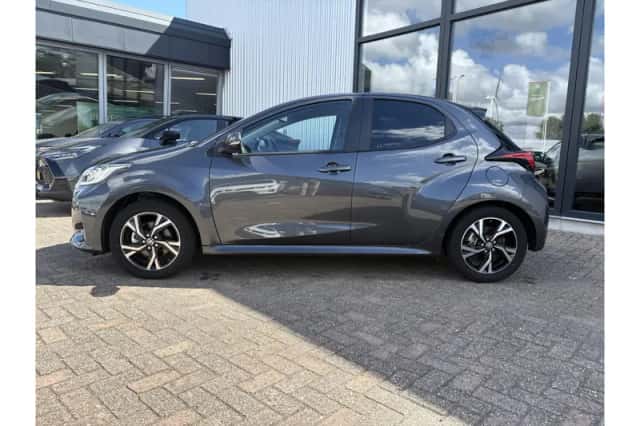 Toyota Yaris (2025) thumbnail 3