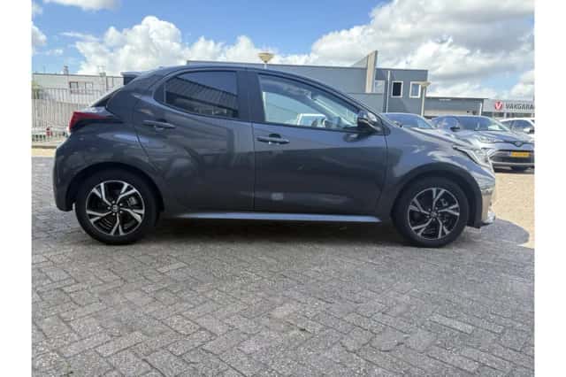 Toyota Yaris (2025) thumbnail 6