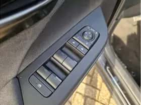 Toyota C-HR (2025) thumbnail 14