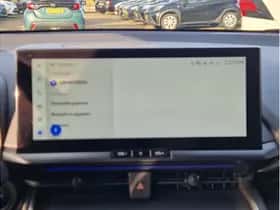Toyota C-HR (2025) thumbnail 18