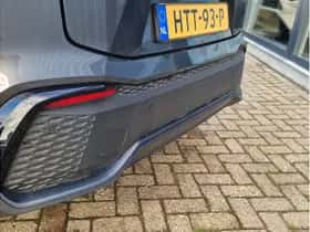 Toyota C-HR (2025) thumbnail 4