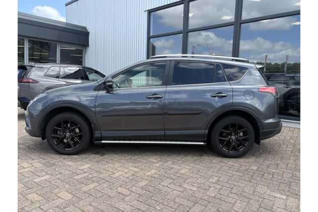 Toyota RAV4 (2018) thumbnail 3