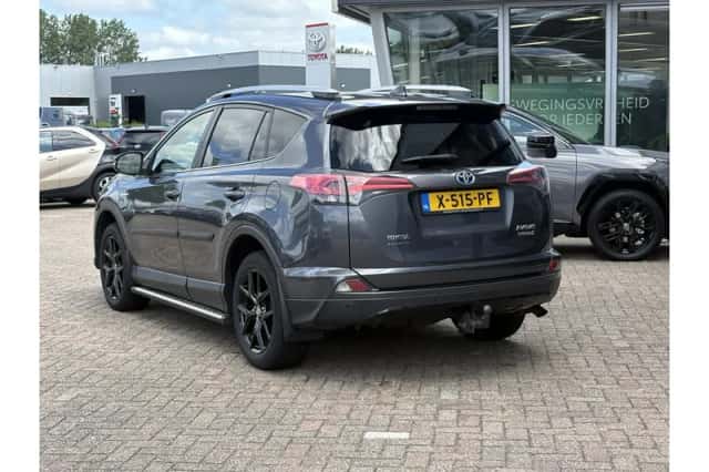 Toyota RAV4 (2018) thumbnail 4