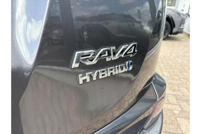 Toyota RAV4 (2018) thumbnail 6