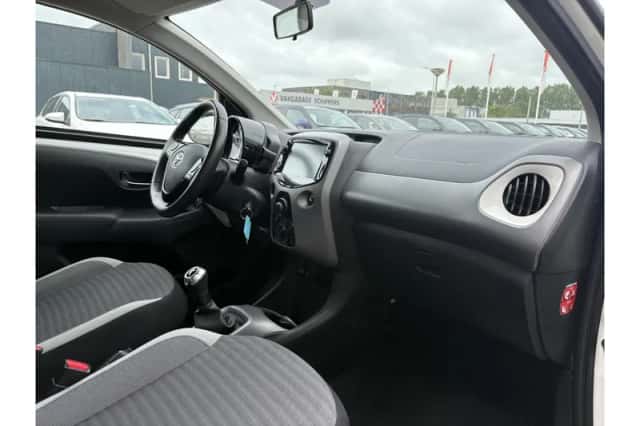 Toyota Aygo (2019) thumbnail 2
