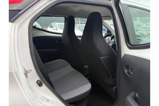 Toyota Aygo (2019) thumbnail 3