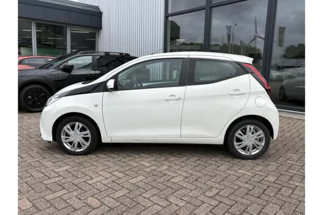 Toyota Aygo (2019) thumbnail 4