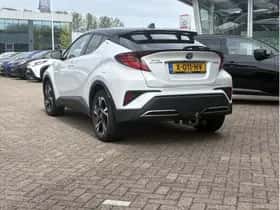 Toyota C-HR (2022) thumbnail 4