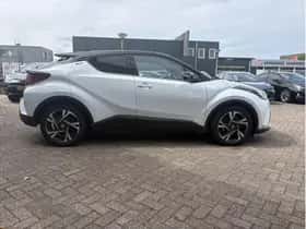 Toyota C-HR (2022) thumbnail 5