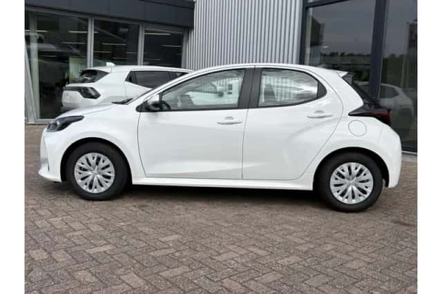 Toyota Yaris (2026) thumbnail 2