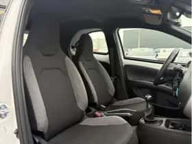 Toyota Aygo X (2025) thumbnail 9