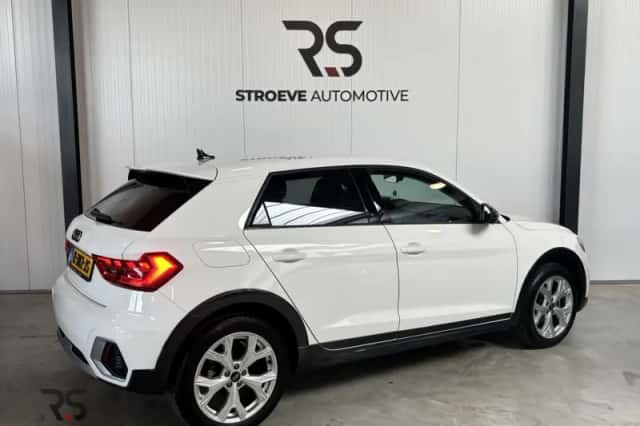 Audi A1 (2021) thumbnail 3