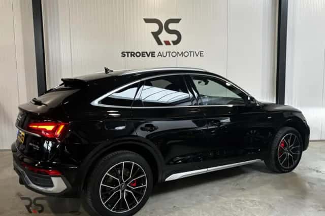 Audi Q5 (2021) thumbnail 2