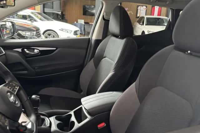 Nissan Qashqai (2021) thumbnail 6