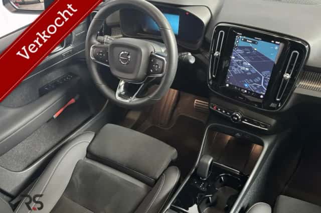 Volvo XC40 (2022) thumbnail 5